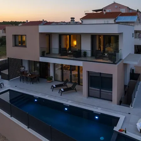 Barbara فيلة باكوشتاني